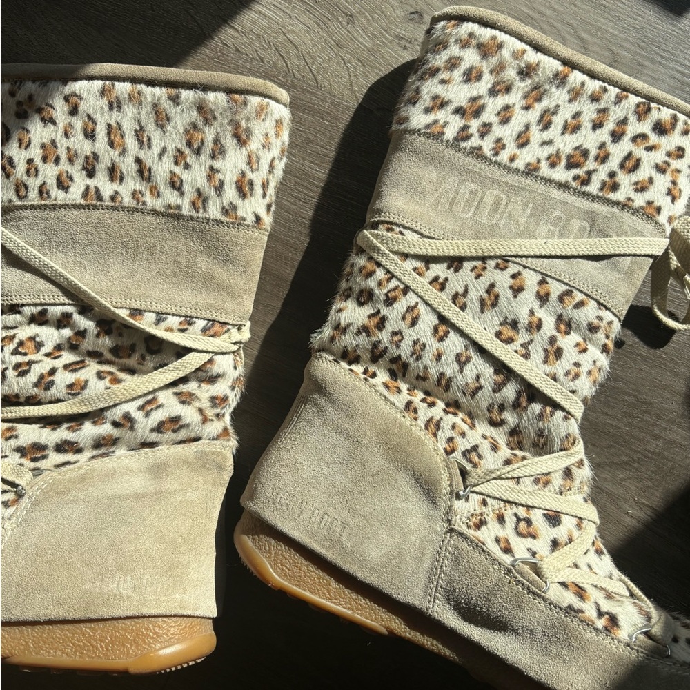 VINTAGE Moon Boot Women's Leopard Print Boots